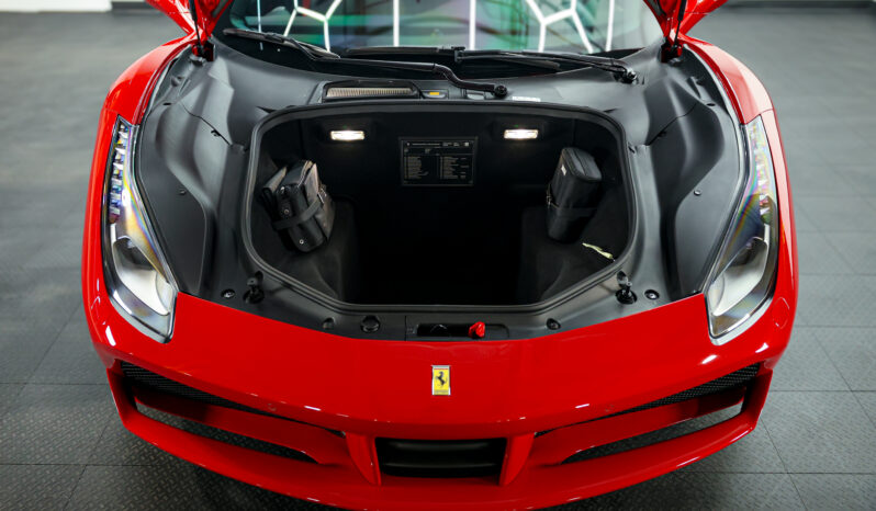 
								2017 Ferrari 488 GTB full									