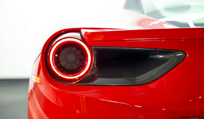 
								2017 Ferrari 488 GTB full									