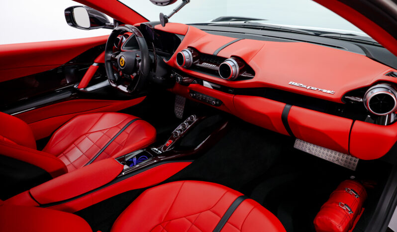 
								2019 Ferrari 812 Superfast N-largo full									