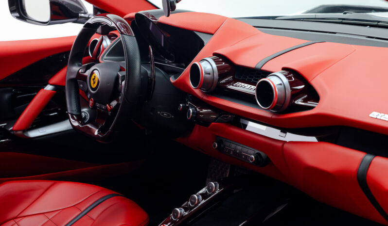 
								2019 Ferrari 812 Superfast N-largo full									
