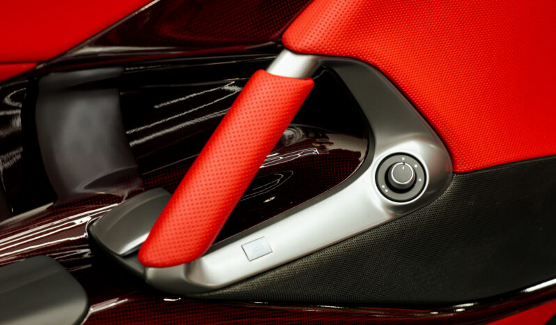 
								2019 Ferrari 812 Superfast N-largo full									