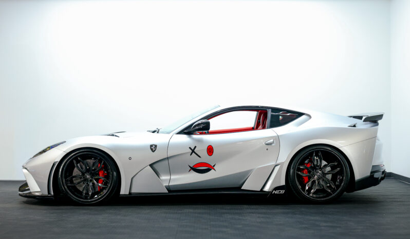 
								2019 Ferrari 812 Superfast N-largo full									