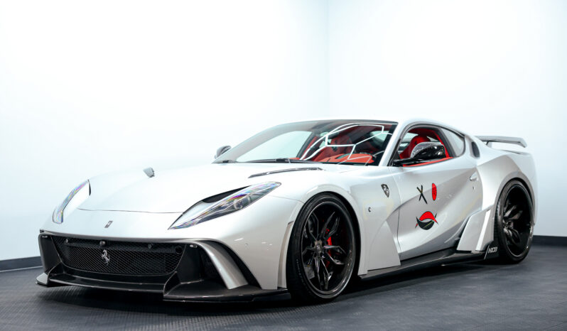 
								2019 Ferrari 812 Superfast N-largo full									
