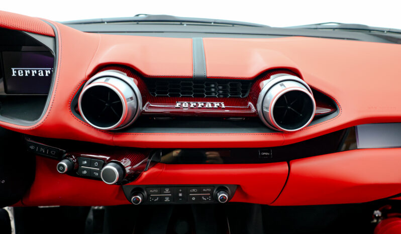 
								2019 Ferrari 812 Superfast N-largo full									