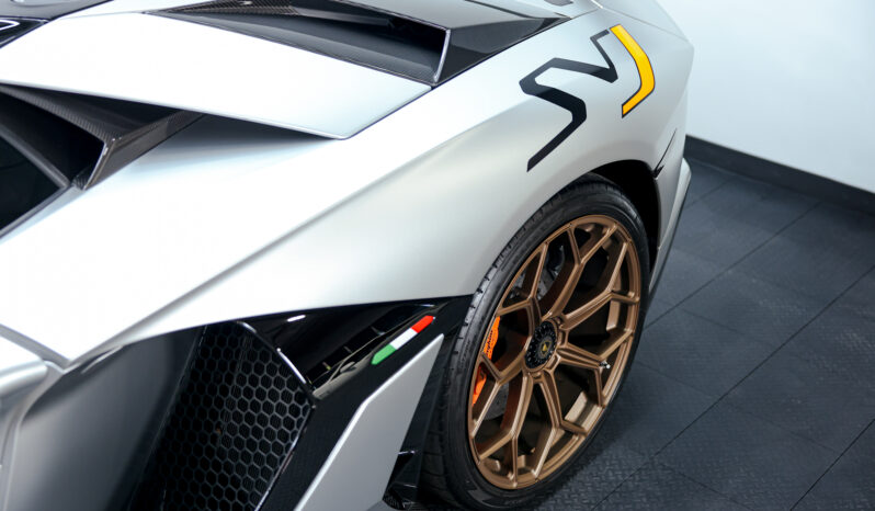
								2021 Lamborghini SVJ full									