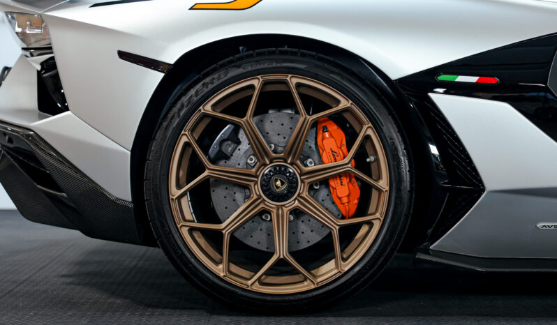 
								2021 Lamborghini SVJ full									