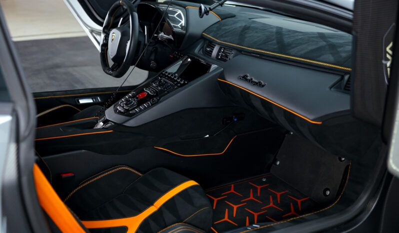 
								2021 Lamborghini SVJ full									