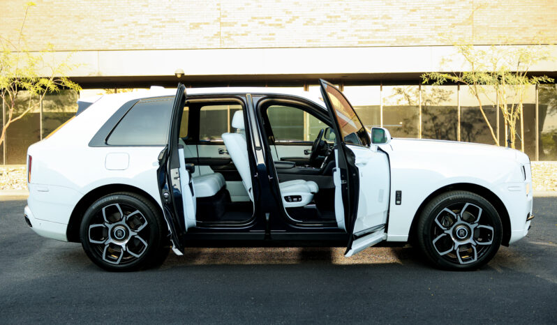 
								Rolls-Royce Cullinan 2021 full									