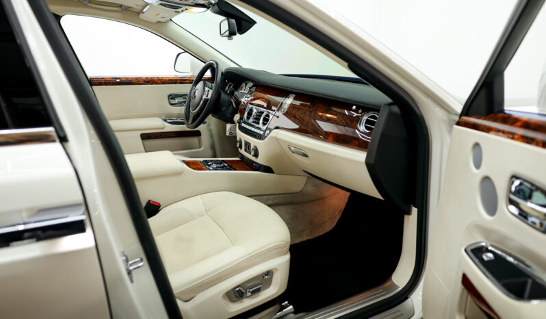
								Rolls-Royce Ghost 2013 full									
