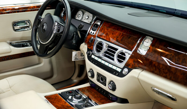 
								Rolls-Royce Ghost 2013 full									