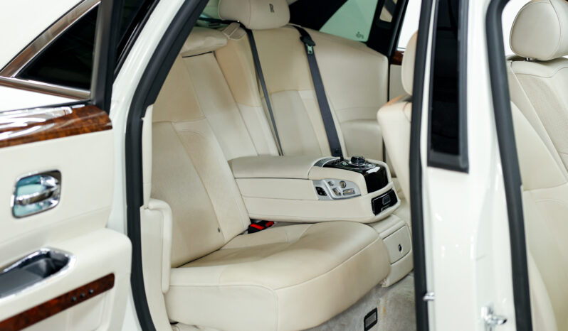 
								Rolls-Royce Ghost 2013 full									