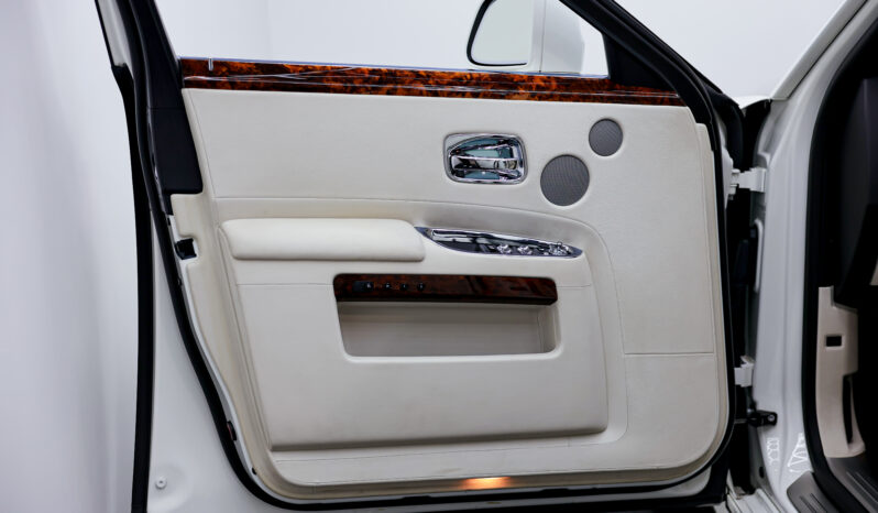 
								Rolls-Royce Ghost 2013 full									