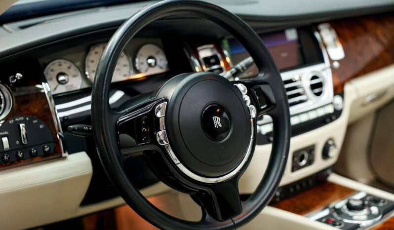 
								Rolls-Royce Ghost 2013 full									