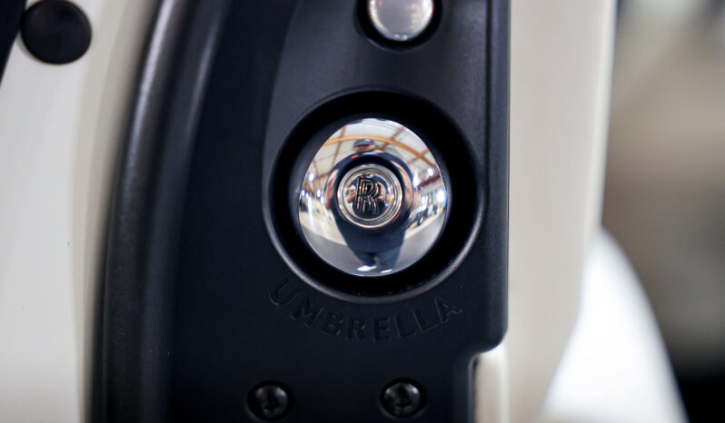 
								Rolls-Royce Ghost 2013 full									