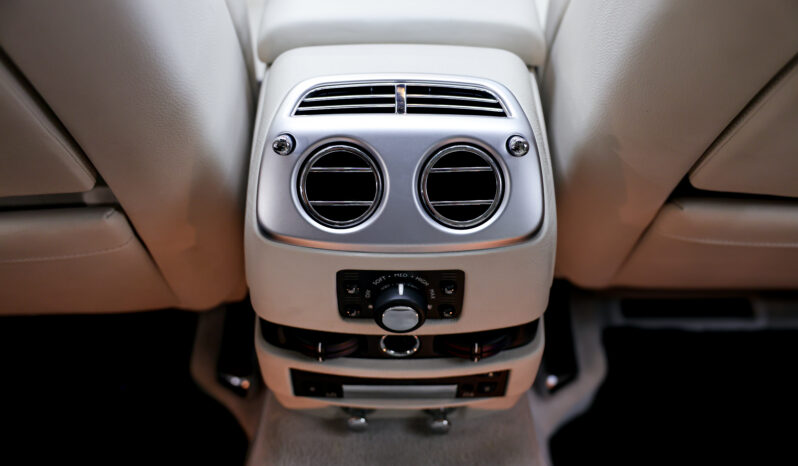
								Rolls-Royce Ghost 2013 full									