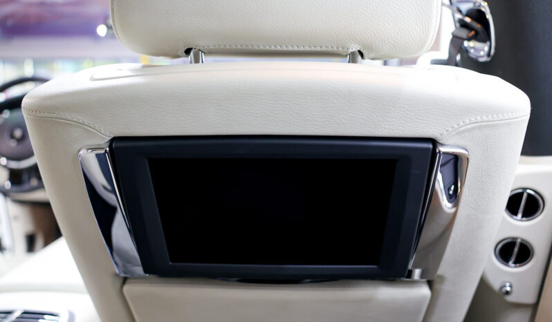
								Rolls-Royce Ghost 2013 full									