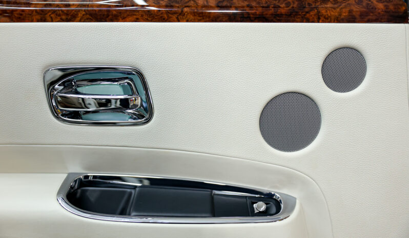 
								Rolls-Royce Ghost 2013 full									