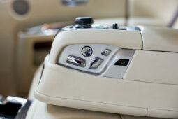 
										Rolls-Royce Ghost 2013 full									