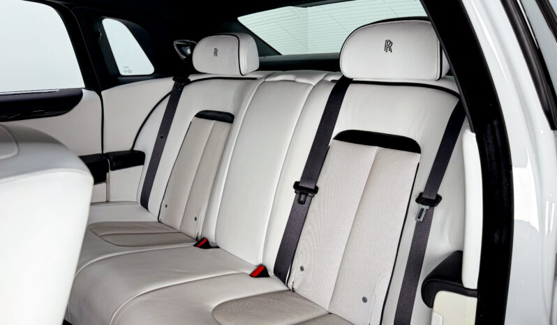 
								Rolls-Royce Ghost 2023 full									
