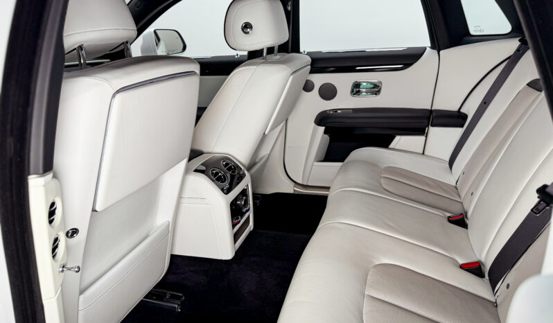 
								Rolls-Royce Ghost 2023 full									