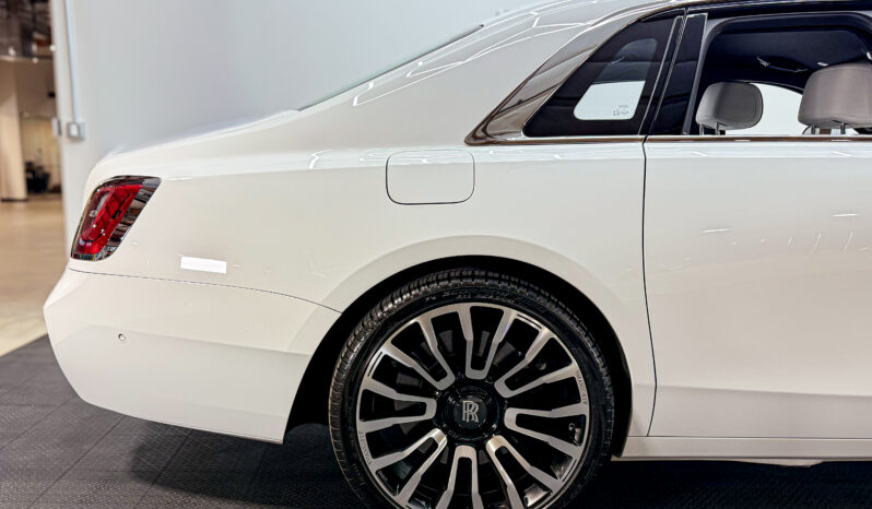 
								Rolls-Royce Ghost 2023 full									