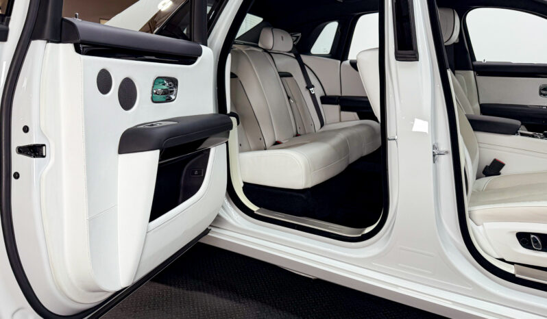 
								Rolls-Royce Ghost 2023 full									
