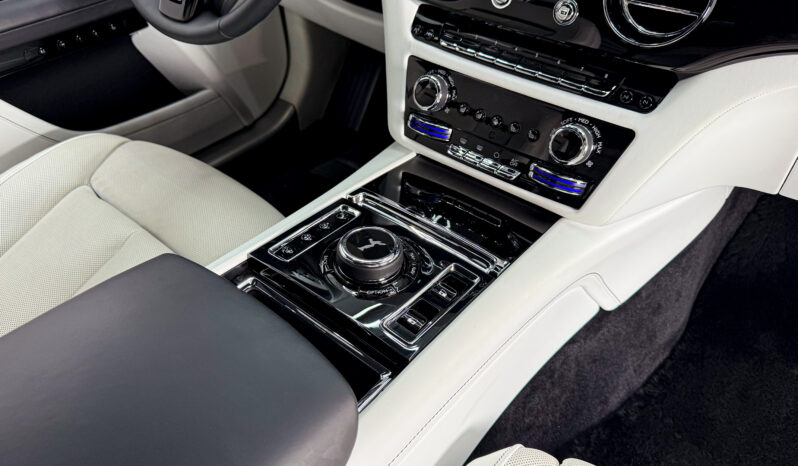 
								Rolls-Royce Ghost 2023 full									