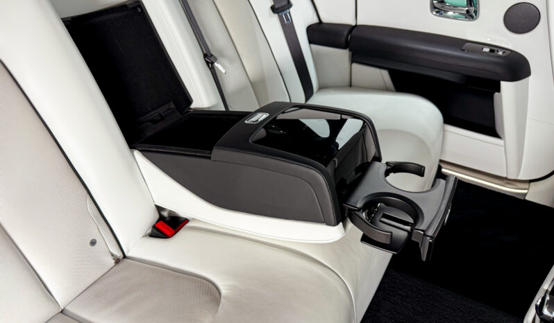 
								Rolls-Royce Ghost 2023 full									