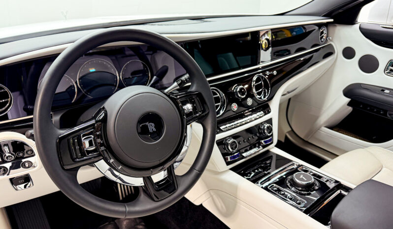 
								Rolls-Royce Ghost 2023 full									