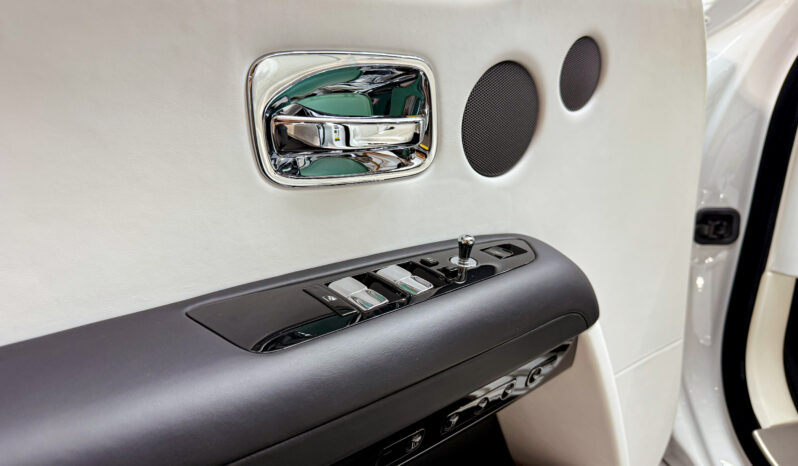 
								Rolls-Royce Ghost 2023 full									