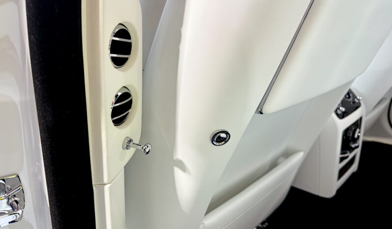 
								Rolls-Royce Ghost 2023 full									