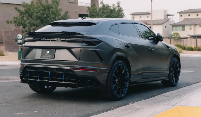 
								2021 Lamborghini Urus full									