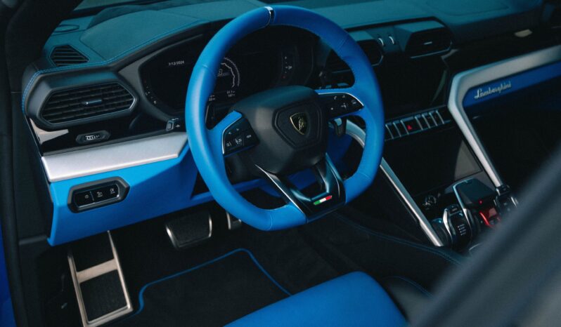 
								2021 Lamborghini Urus full									