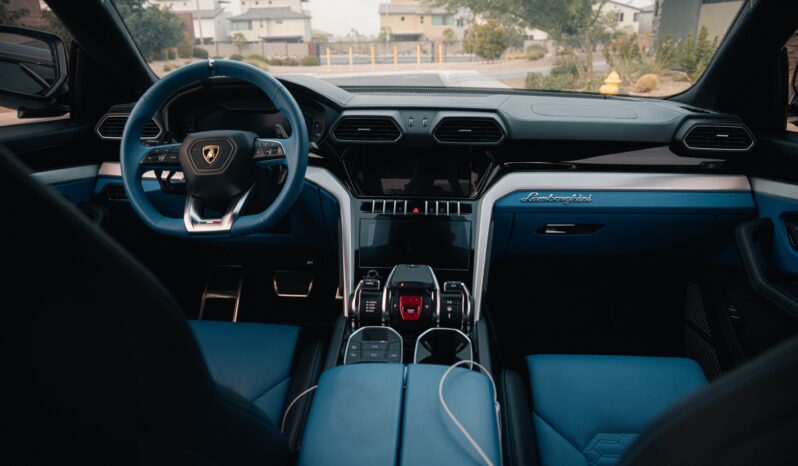 
								2021 Lamborghini Urus full									
