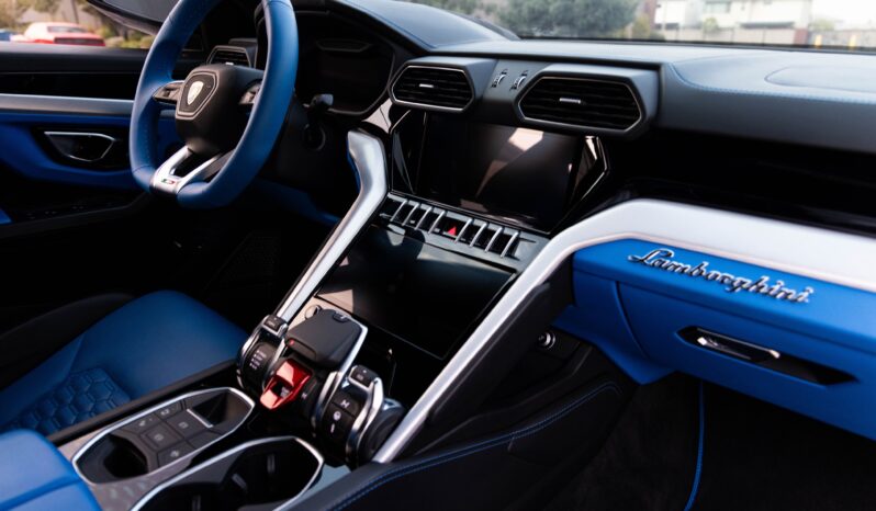 
								2021 Lamborghini Urus full									