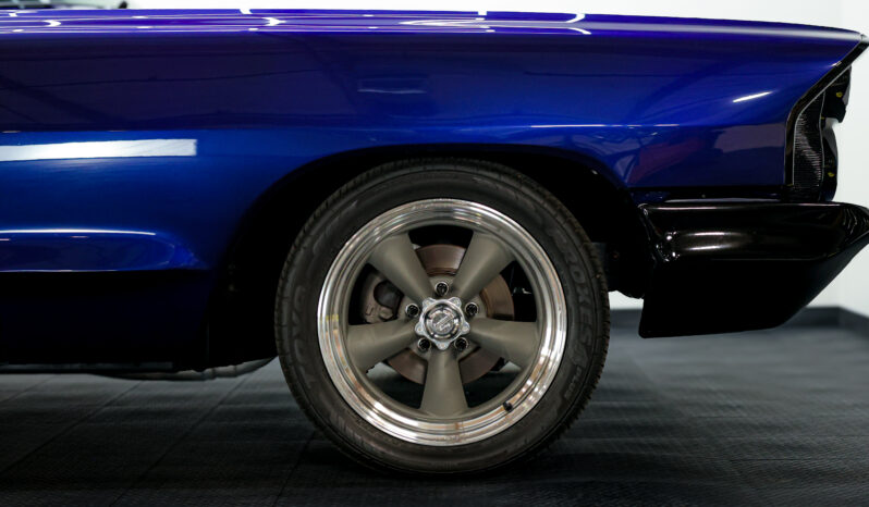 
								Pontiac Bonneville full									