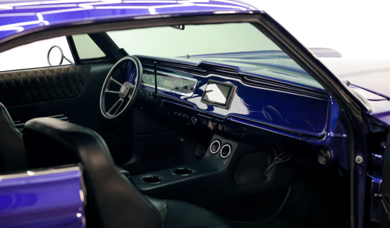
								Pontiac Bonneville full									