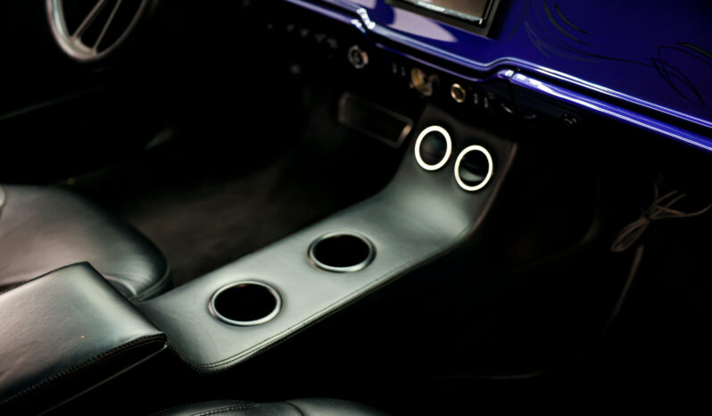 
								Pontiac Bonneville full									