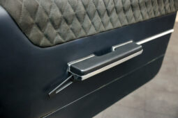 
										Pontiac Bonneville full									