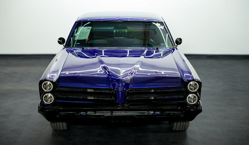 
								Pontiac Bonneville full									