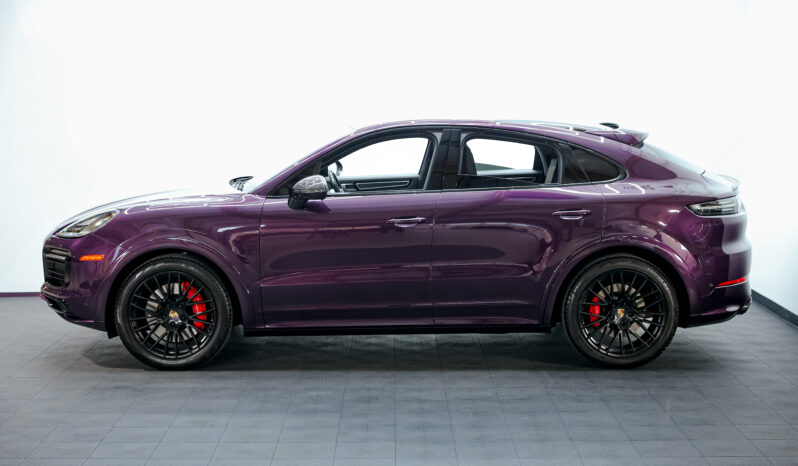 
								2022 Porsche Cayenne GTS full									