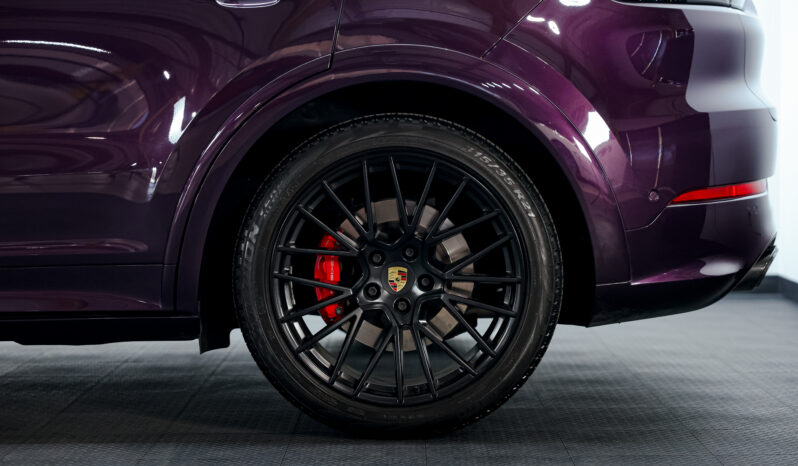 
								2022 Porsche Cayenne GTS full									