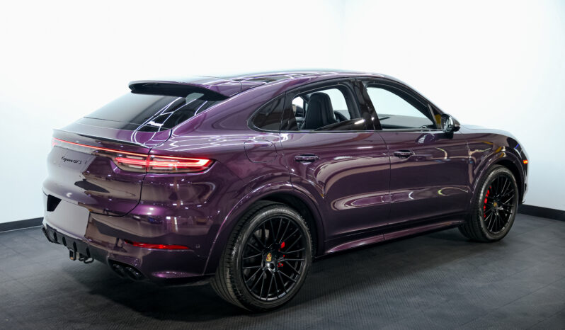 
								2022 Porsche Cayenne GTS full									