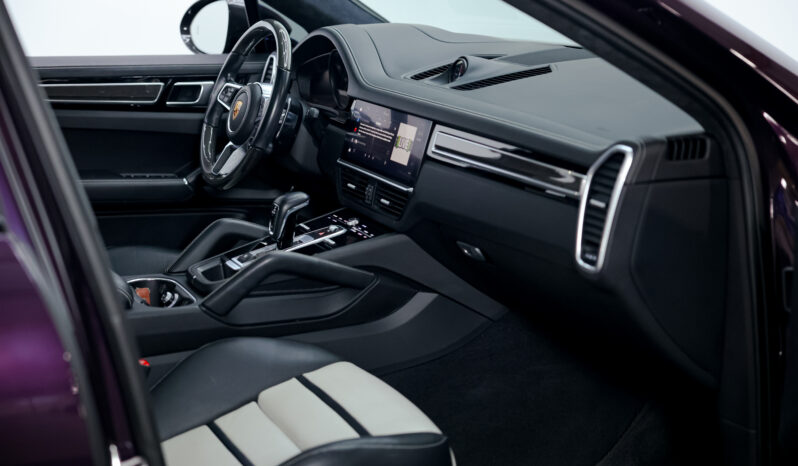 
								2022 Porsche Cayenne GTS full									