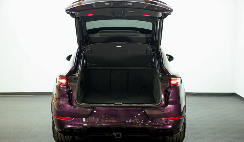 
								2022 Porsche Cayenne GTS full									