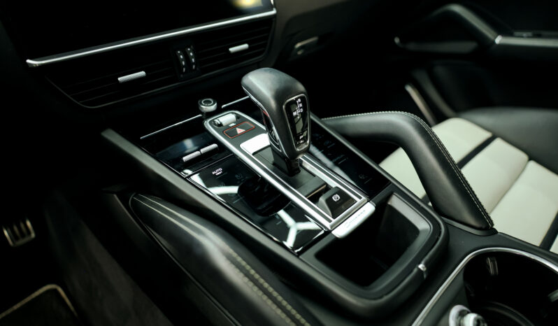 
								2022 Porsche Cayenne GTS full									