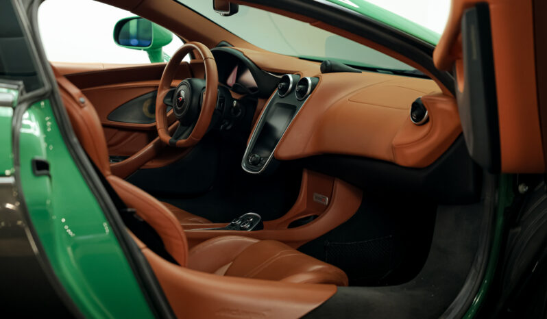 
								2016 Mclaren 570S full									
