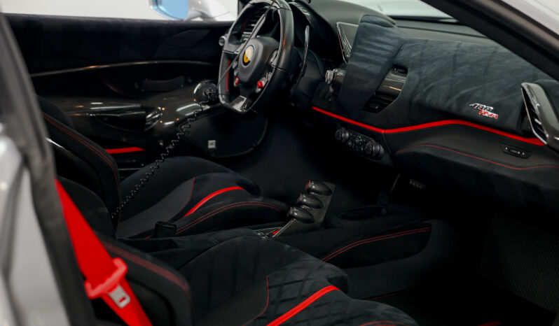 
								2019 Ferrari 488 Pista full									
