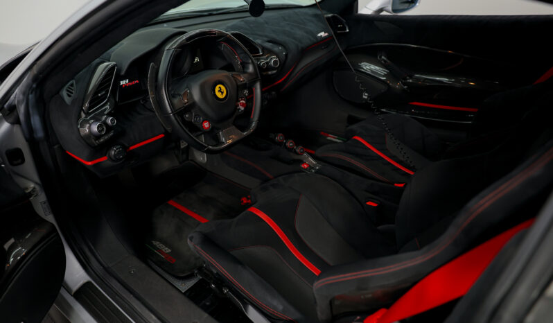 
								2019 Ferrari 488 Pista full									