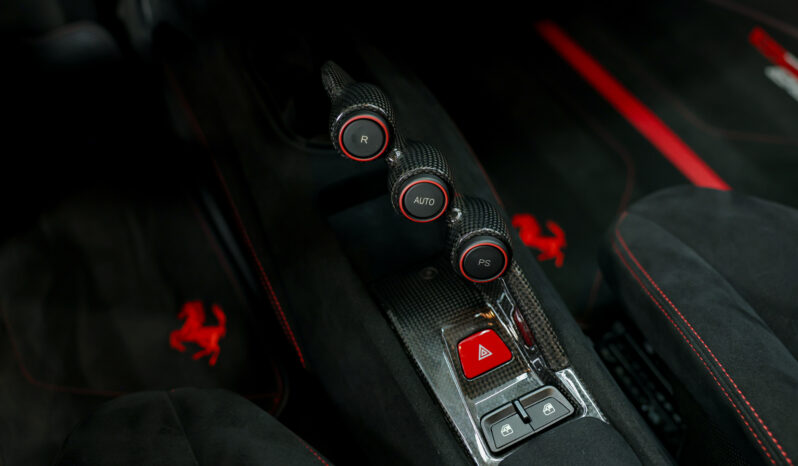 
								2019 Ferrari 488 Pista full									